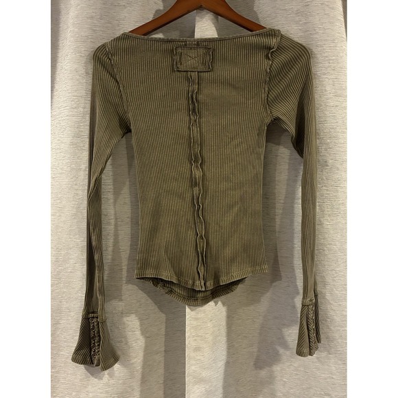 NWT Free People -We The Free- Soul Sister Long Sleeve Top Sz Small Green - Picture 4 of 7